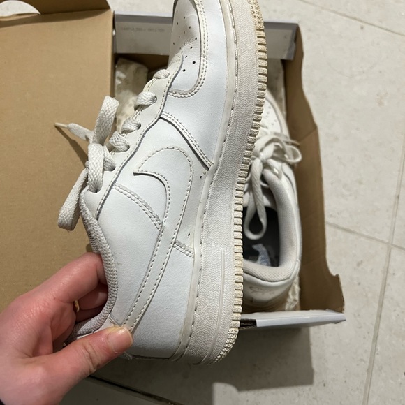 Nike shoes. - Picture 2 of 3